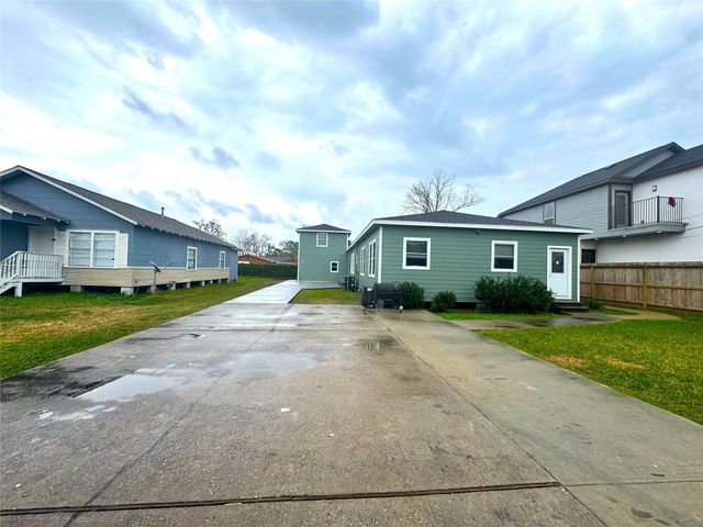 8704 Lanewood Drive A, Houston, TX 77016