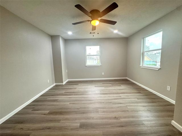 8704 Lanewood Drive A, Houston, TX 77016