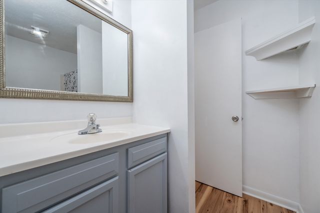 5222 Dove Trl, Hermitage, TN 37076