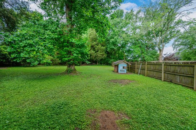 5222 Dove Trl, Hermitage, TN 37076