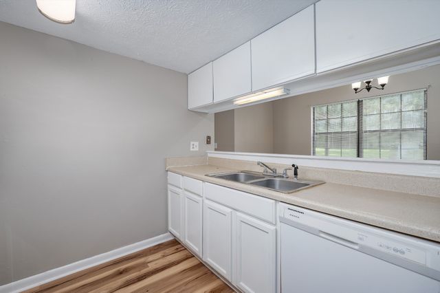 5222 Dove Trl, Hermitage, TN 37076