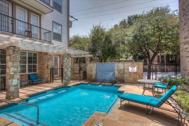 950 Henderson Street, Fort Worth, TX 76102