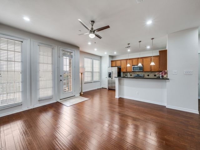 950 Henderson Street, Fort Worth, TX 76102