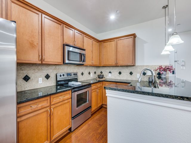 950 Henderson Street, Fort Worth, TX 76102