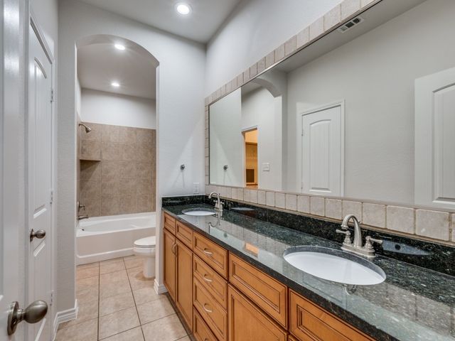 950 Henderson Street, Fort Worth, TX 76102