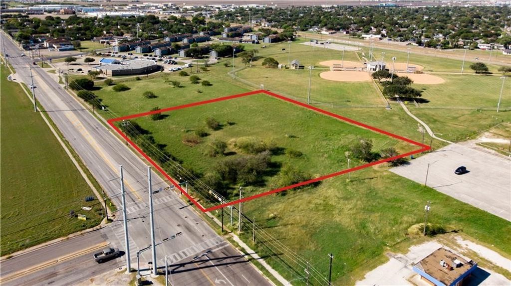 4501 Greenwood Dr, Corpus Christi, TX 78416 — photo 2
