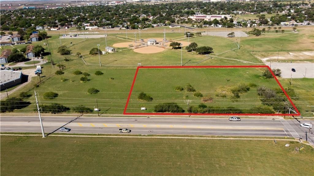 4501 Greenwood Dr, Corpus Christi, TX 78416 — photo 3