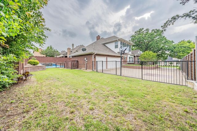 2103 Bay Club Drive, Arlington, TX 76013