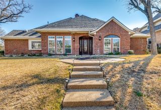 2103 Bay Club Drive, Arlington, TX 76013