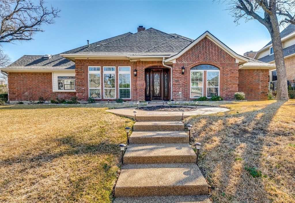 2103 Bay Club Drive, Arlington, TX 76013
