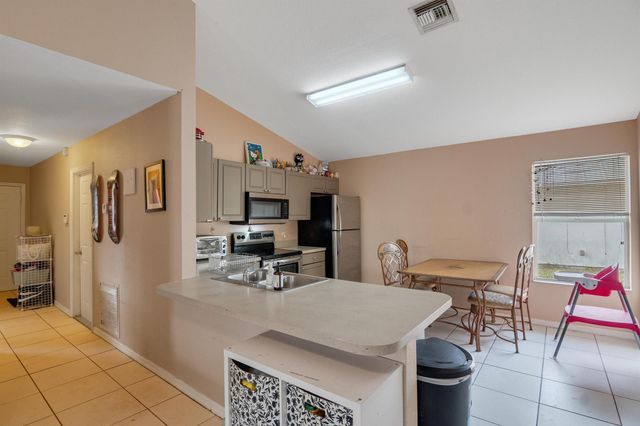 426 15th Lane SW, Vero Beach, FL 32962