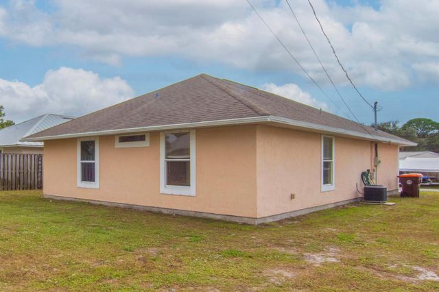 426 15th Lane SW, Vero Beach, FL 32962