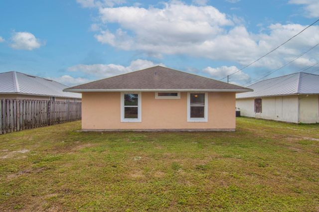 426 15th Lane SW, Vero Beach, FL 32962