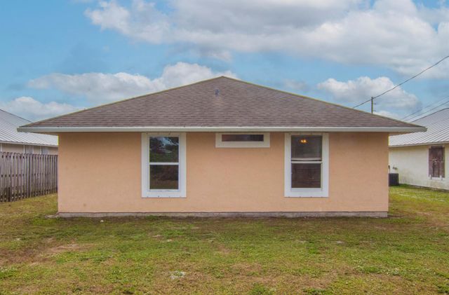 426 15th Lane SW, Vero Beach, FL 32962
