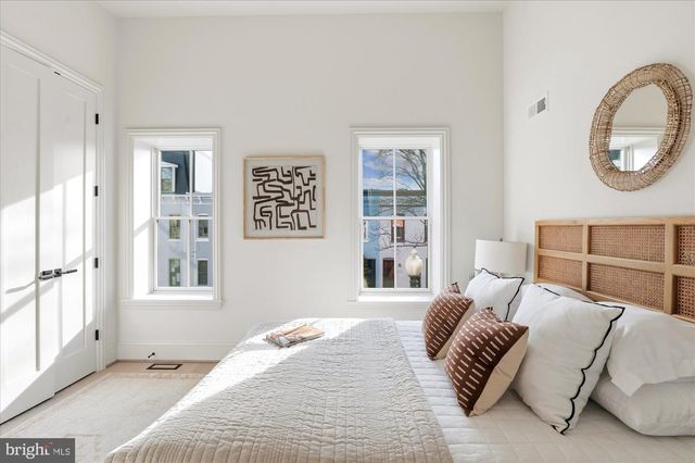 1509 CAROLINE ST NW, Washington, DC 20009