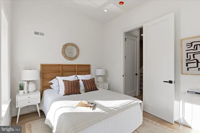 1509 CAROLINE ST NW, Washington, DC 20009