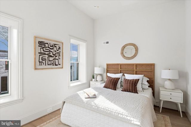 1509 CAROLINE ST NW, Washington, DC 20009