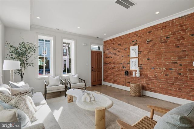 1509 CAROLINE ST NW, Washington, DC 20009