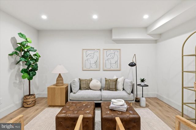 1509 CAROLINE ST NW, Washington, DC 20009