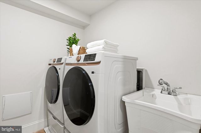 1509 CAROLINE ST NW, Washington, DC 20009