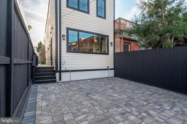 1509 CAROLINE ST NW, Washington, DC 20009