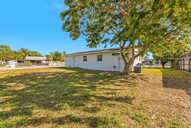 15231 SW 302nd St, Homestead, FL 33033