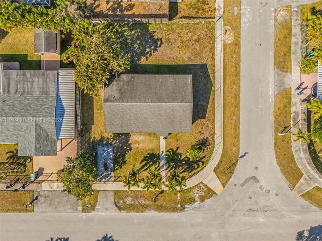 15231 SW 302nd St, Homestead, FL 33033