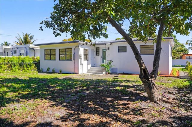 15694 NE 10th Ct, North Miami Beach, FL 33162