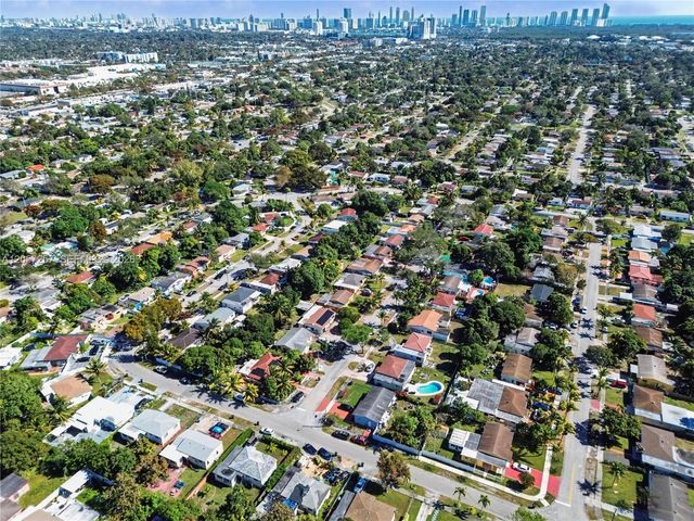 15694 NE 10th Ct, North Miami Beach, FL 33162