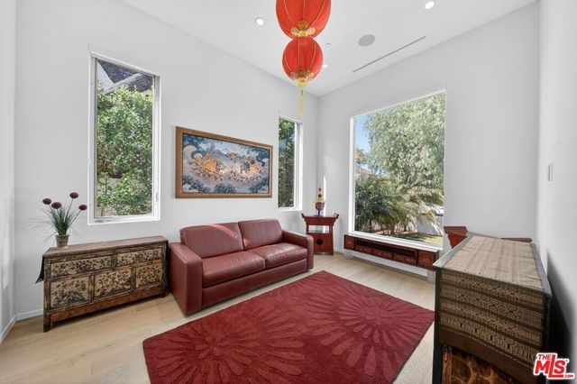 6356 W 5th Street, Los Angeles, CA 90048