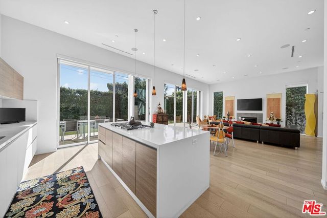 6356 W 5th Street, Los Angeles, CA 90048