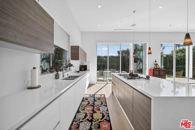 6356 W 5th Street, Los Angeles, CA 90048