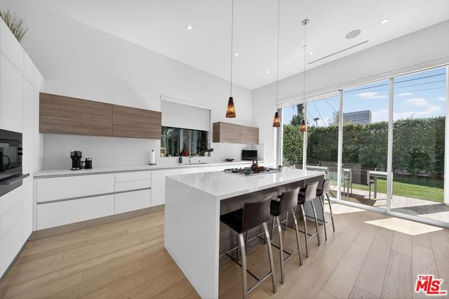 6356 W 5th Street, Los Angeles, CA 90048