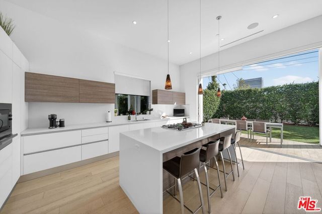 6356 W 5th Street, Los Angeles, CA 90048