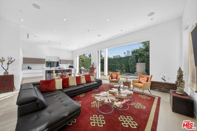 6356 W 5th Street, Los Angeles, CA 90048