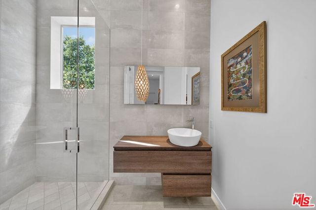 6356 W 5th Street, Los Angeles, CA 90048