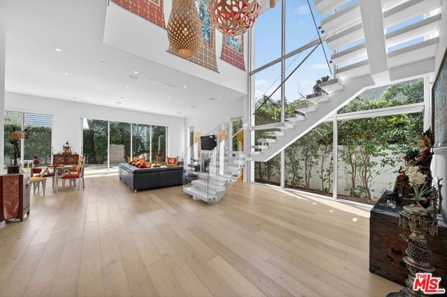 6356 W 5th Street, Los Angeles, CA 90048