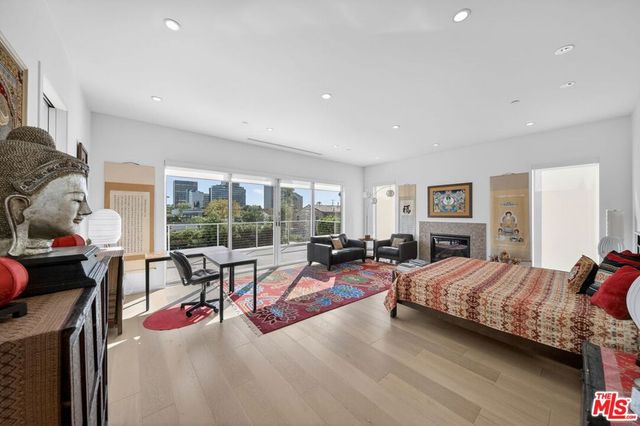 6356 W 5th Street, Los Angeles, CA 90048