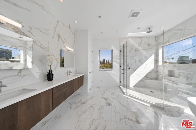 6356 W 5th Street, Los Angeles, CA 90048