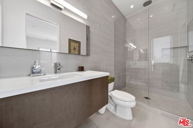 6356 W 5th Street, Los Angeles, CA 90048