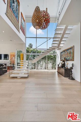 6356 W 5th Street, Los Angeles, CA 90048