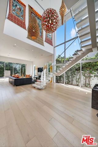 6356 W 5th Street, Los Angeles, CA 90048