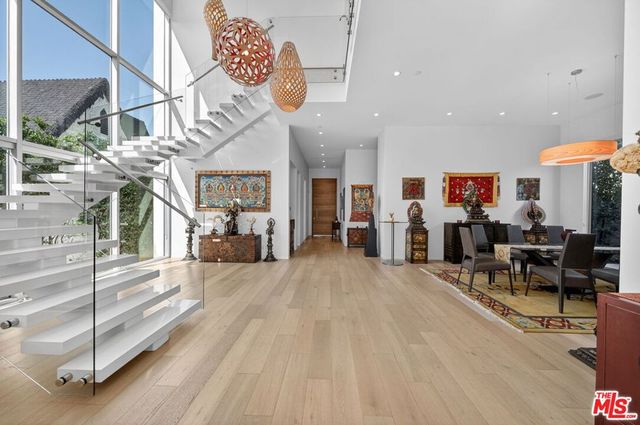 6356 W 5th Street, Los Angeles, CA 90048