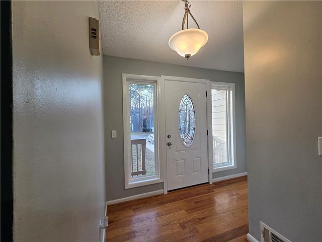 3288 Timber Bluff NE Drive, Marietta, GA 30062