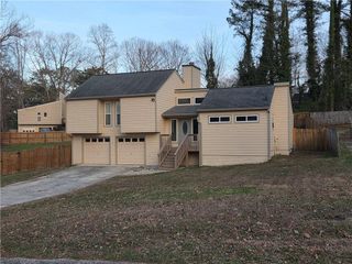 3288 Timber Bluff NE Drive, Marietta, GA 30062