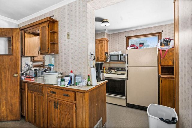 1027 E 9th Street, Duluth, MN 55805