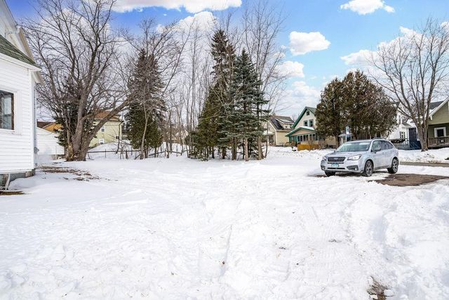 1027 E 9th Street, Duluth, MN 55805