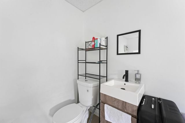 7610 Touchstone Street, Houston, TX 77028