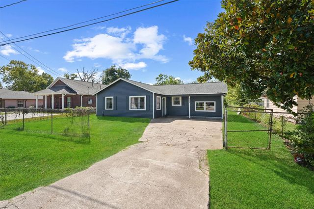 7610 Touchstone Street, Houston, TX 77028