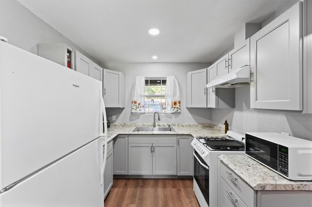 7610 Touchstone Street, Houston, TX 77028